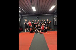 Deelnemers aan IJmond Business Boxing: ,,Het is die bekende stok achter de deur om gezond bezig te blijven.’’