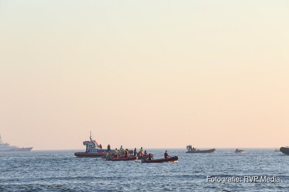 Burgers helpen bij zoekactie vermist persoon in Noordzee bij IJmuiden