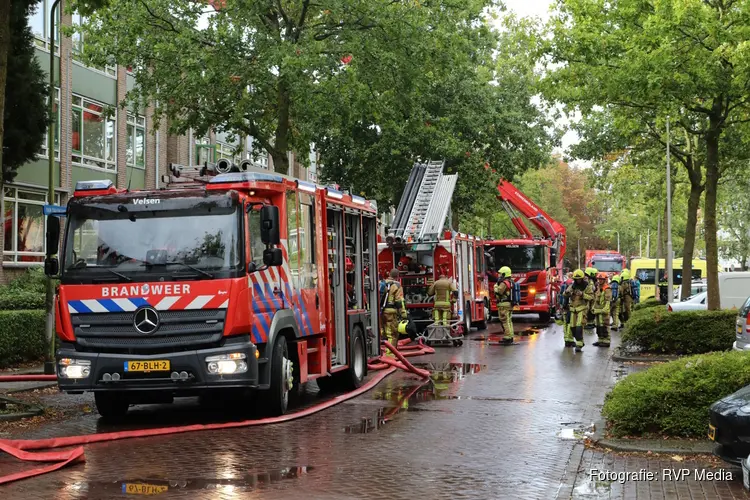 Grote brand in portiekflat in Santpoort-Zuid