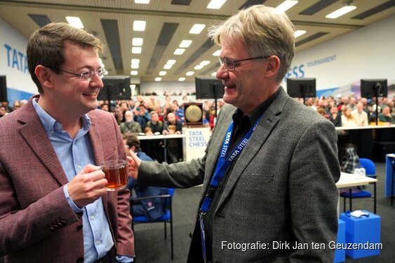 Jeroen van den Berg draagt directeurschap Tata Steel Chess Tournament over aan Erwin l'Ami