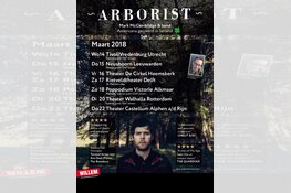 Dolf Jansen en Ierse band Arborist samen het podium op