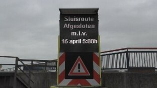 Afgesloten route over sluizencomplex IJmuiden: vijf vragen en antwoorden