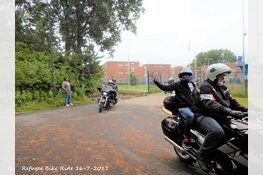 Motorrijders gevraagd voor de RefugeeBikeRide