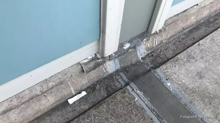 IJmuidense flats gestript door criminelen: kilometers aan lood gestolen