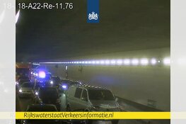 Velsertunnel afgesloten door ongeluk: omrijden via A9