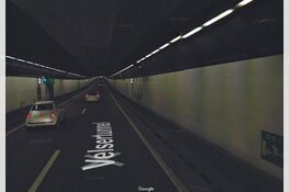 Velsertunnel gedeeltelijk dicht na ongeluk met vrachtwagen