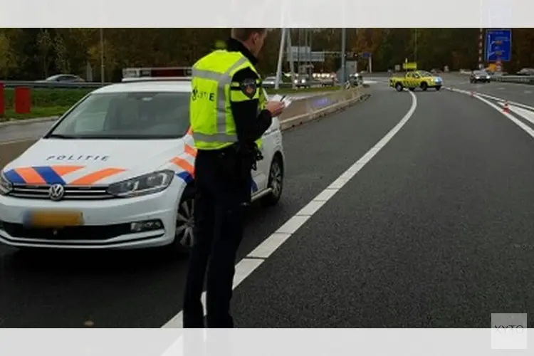 Automobilisten A22 zetten levens hulpverleners op het spel
