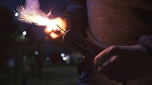 Voordeur vernield door vuurwerk