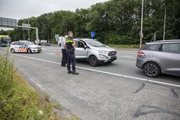 Vrouw lichtgewond bij ongeval op de Velsertraverse
