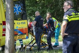 Fietsster gewond na botsing tegen paaltje in Spaarnwoude
