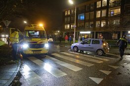 Vrouw gewond na aanrijding op zebrapad in Velserbroek