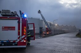 Heftrucks in de brand in bedrijfspand IJmuiden