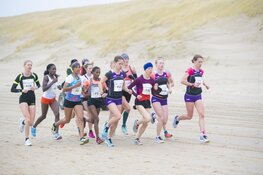 Topatleten klaar voor strijd tegen de elementen in Egmond