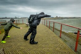 Storm geeft mooie beelden op Noordpier