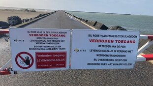 Pieren bij storm verboden toegang