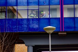 Senior komt vast te zitten in stoel in Velserbroek; hulpdiensten gealarmeerd