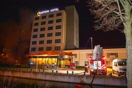 Grote brand in Bastion hotel in Santpoort-Noord, politie doet onderzoek (foto-update)