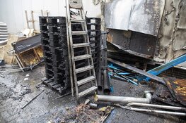 Bedrijfspand Velserbroek loopt schade op door brand pallets