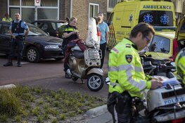 Scooterrijder lelijk gewond bij botsing in IJmuiden